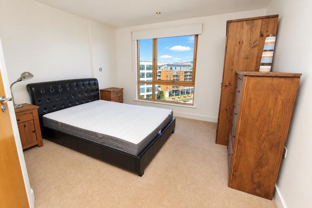 Property photo 3 of 9 Bright Double Bedroom With Ample Storage Space...