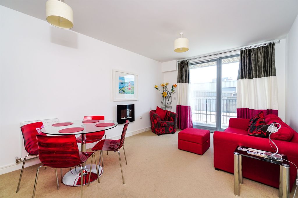 Property photo 2 of 14