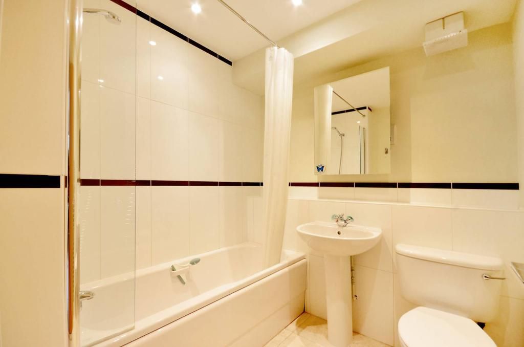 Property photo 3 of 13 Empty First Floor Bathroom.Jpg