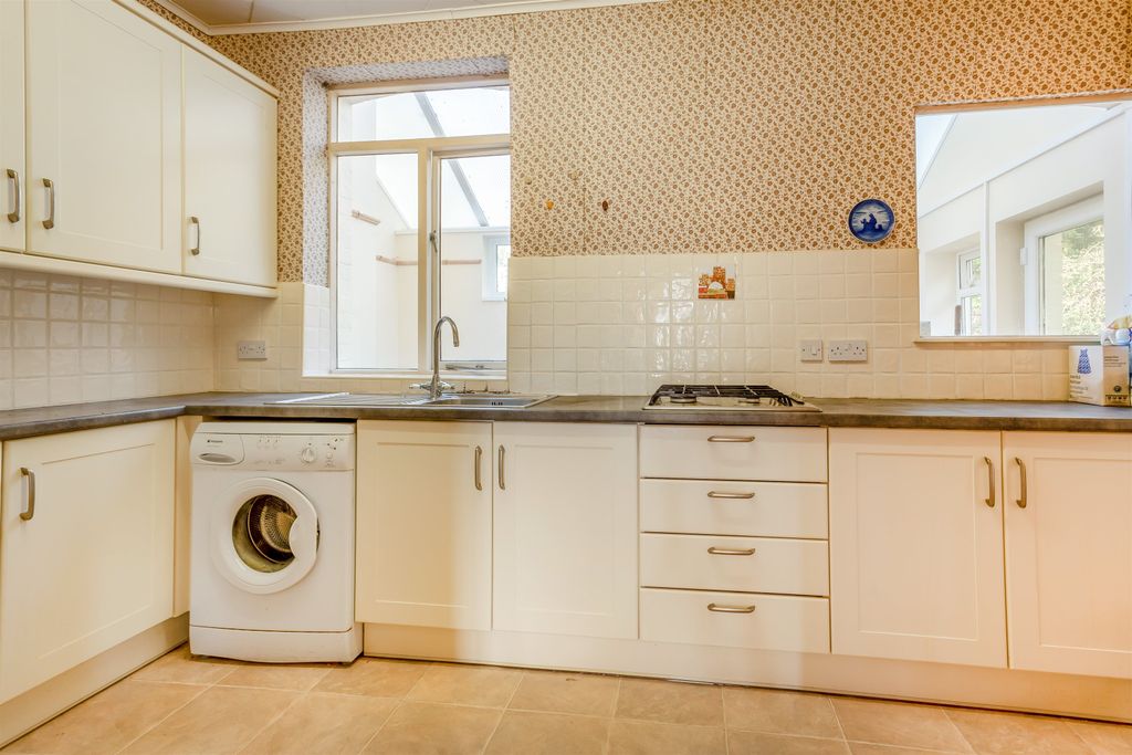 Property photo 2 of 22