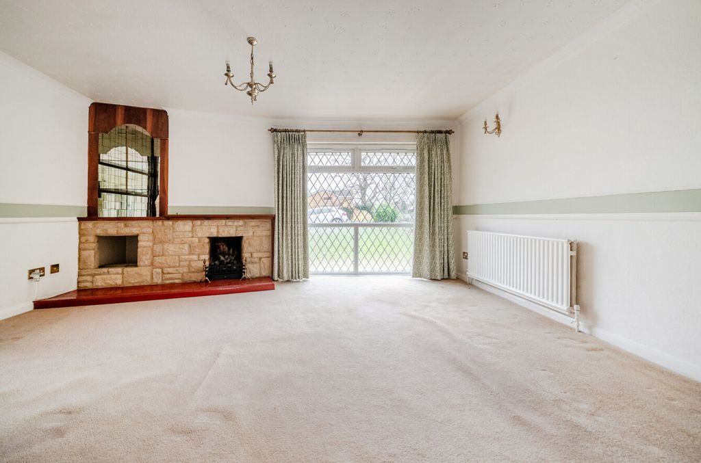 Property photo 3 of 16 1388611-11-69383B...