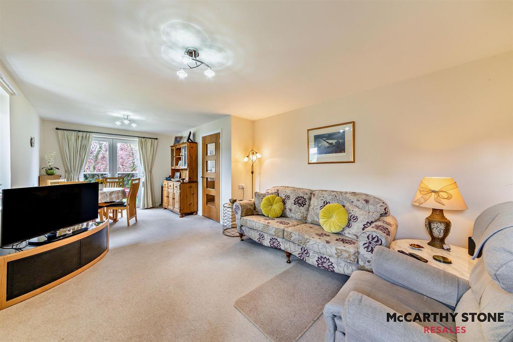 Property photo 2 of 27 8605895-Interior20-800.Jpg