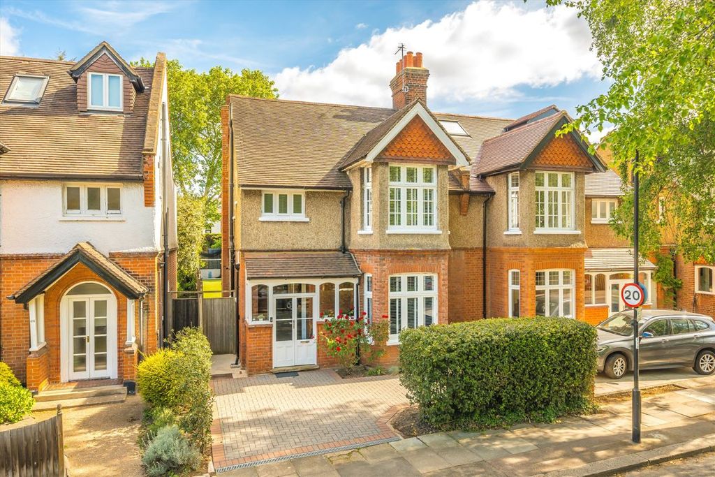 Property photo 1 of 8