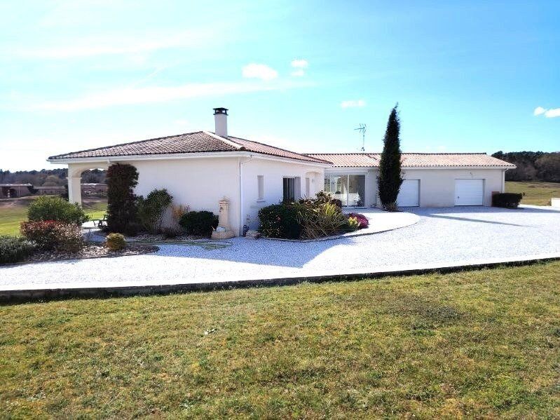 Property photo 1 of 15 House For Sale In Saint-André-De-Cubzac