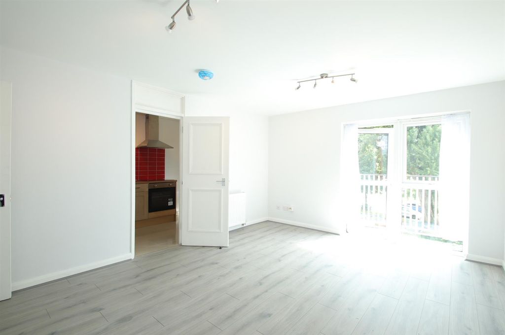 Property photo 1 of 9 Liv1-2.Jpg