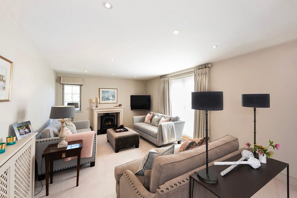 Property photo 3 of 29