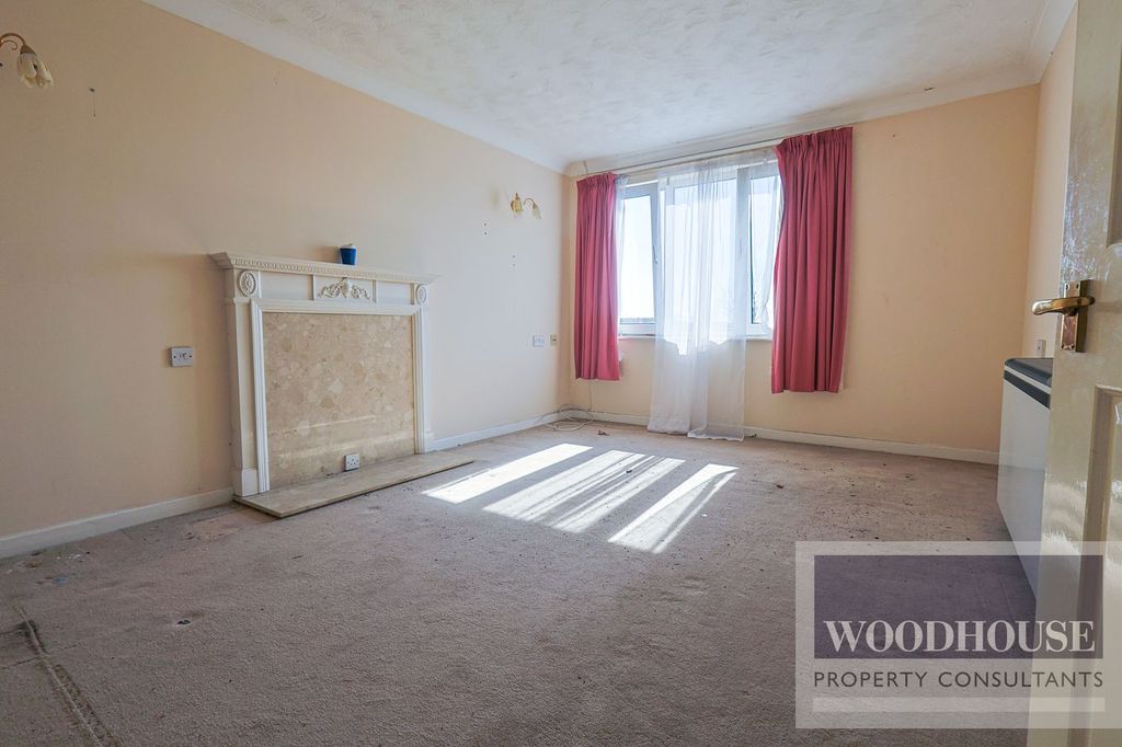 Property photo 2 of 14