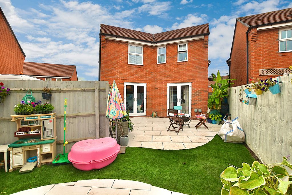 Property photo 2 of 26