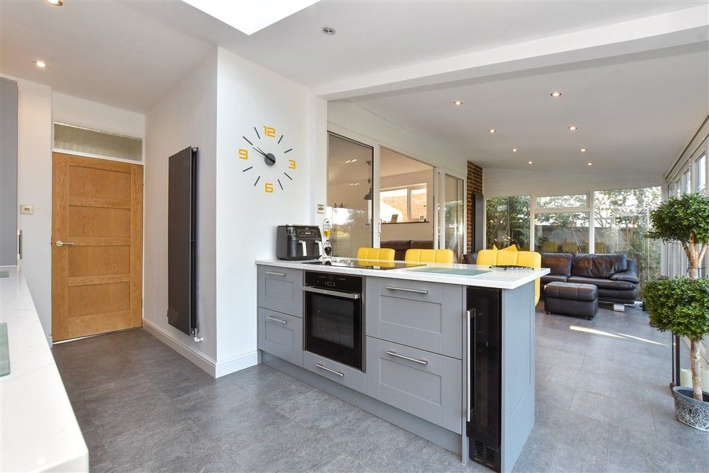 Property photo 1 of 19 Kitchen