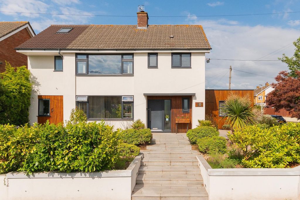 Property photo 2 of 33 1D0Leig - External B.Jpg