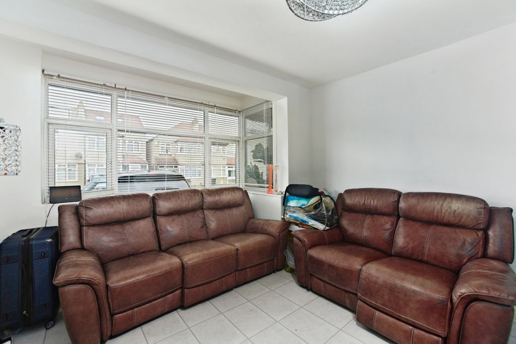 Property photo 3 of 16 Photo