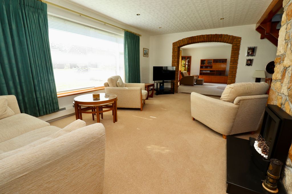 Property photo 3 of 23 Img_1390