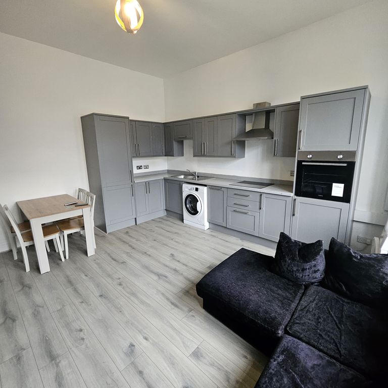 Property photo 1 of 10 Kitchen2 (003)