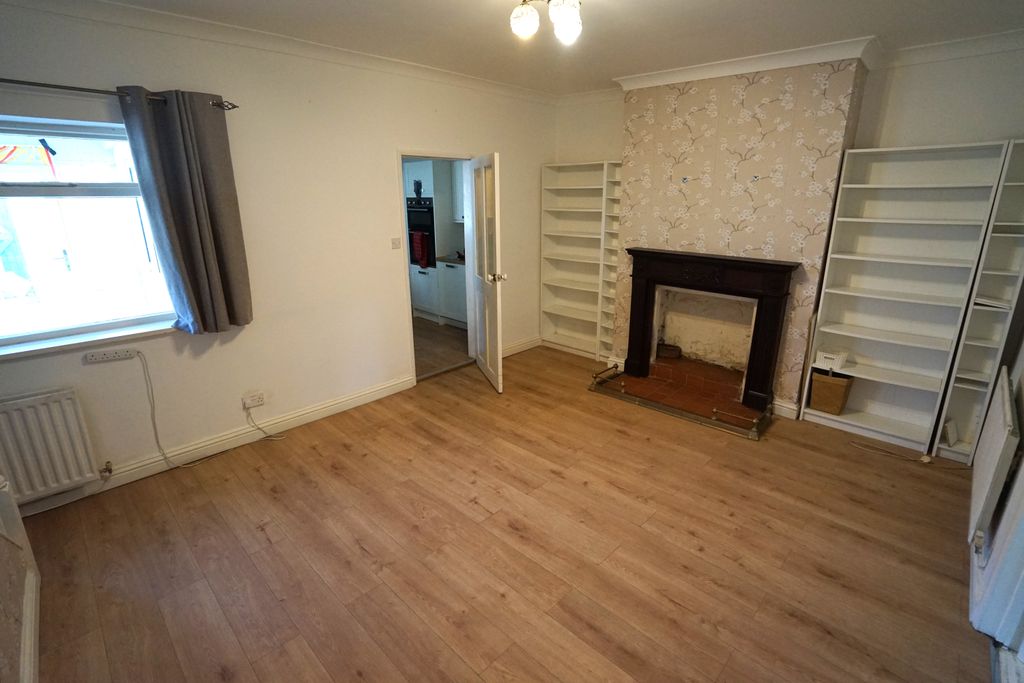 Property photo 3 of 16 Dsc04001