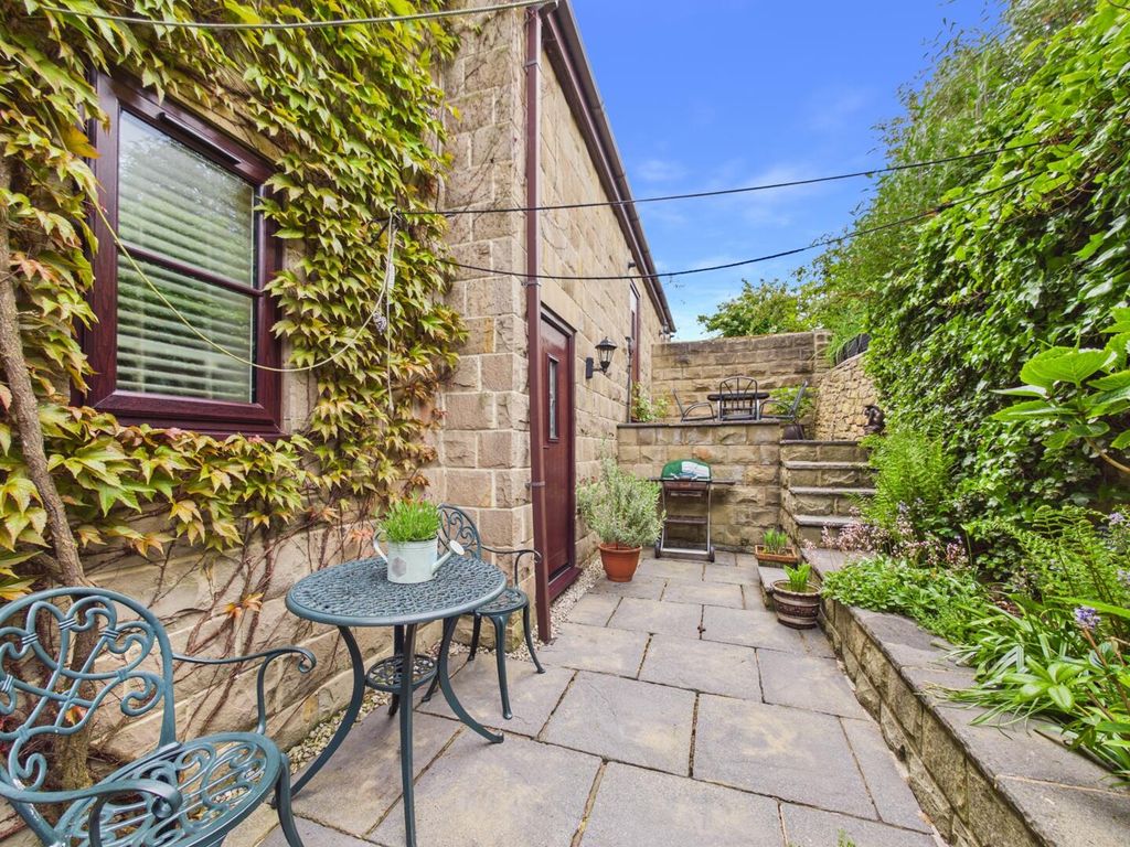 Property photo 3 of 22 Terrace / Patio