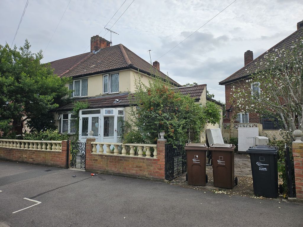 Property photo 3 of 24