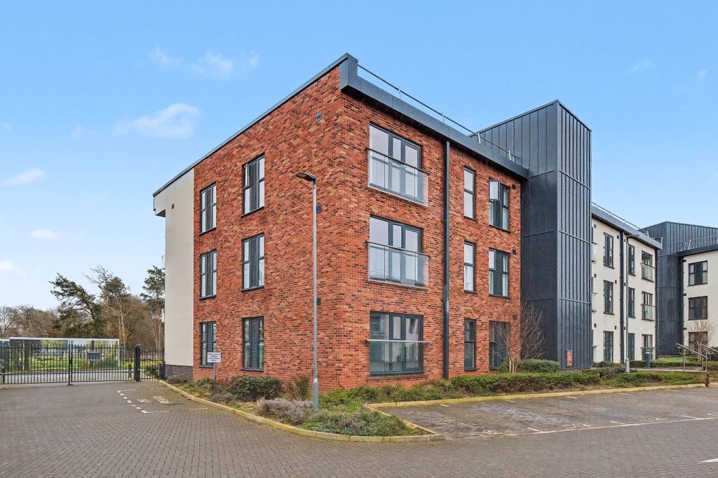 Property photo 1 of 10 Front