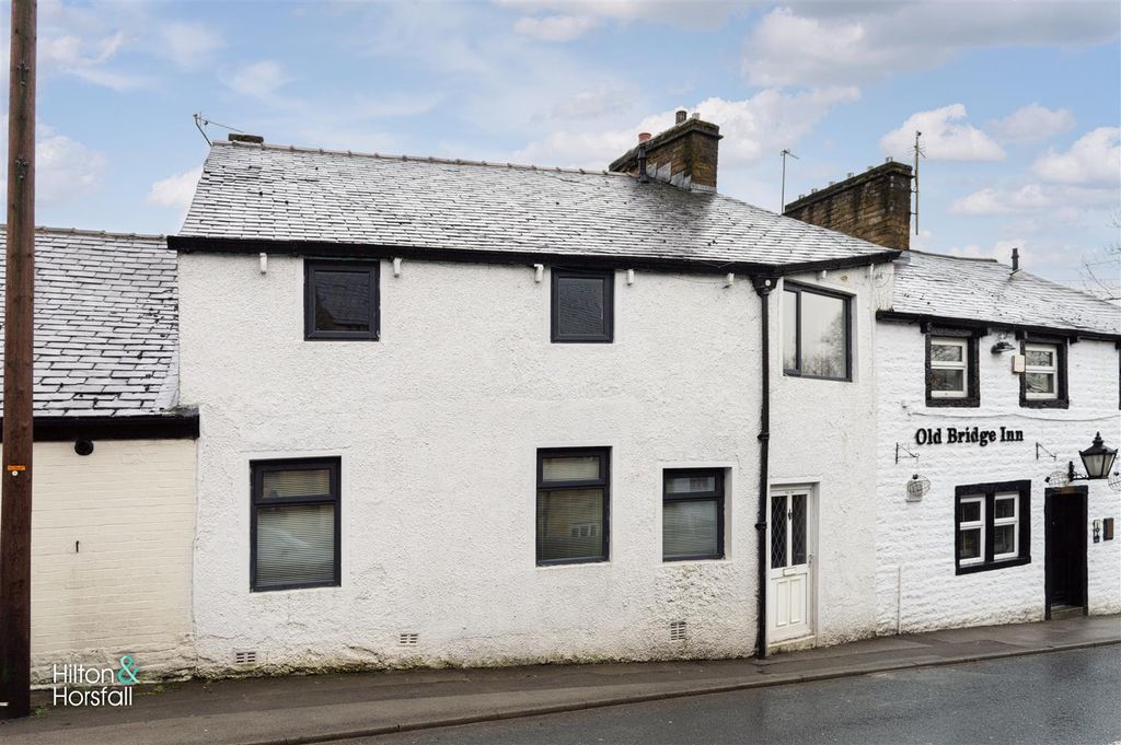 Property photo 1 of 13 Gisburn Road