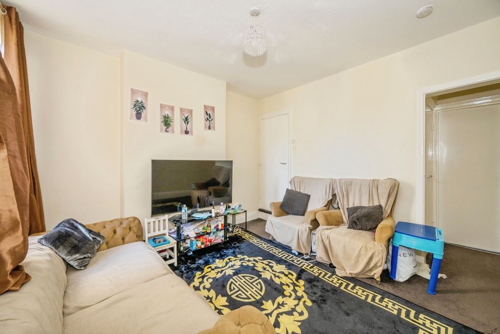 Property photo 3 of 17 Pbox-Img.Jpg