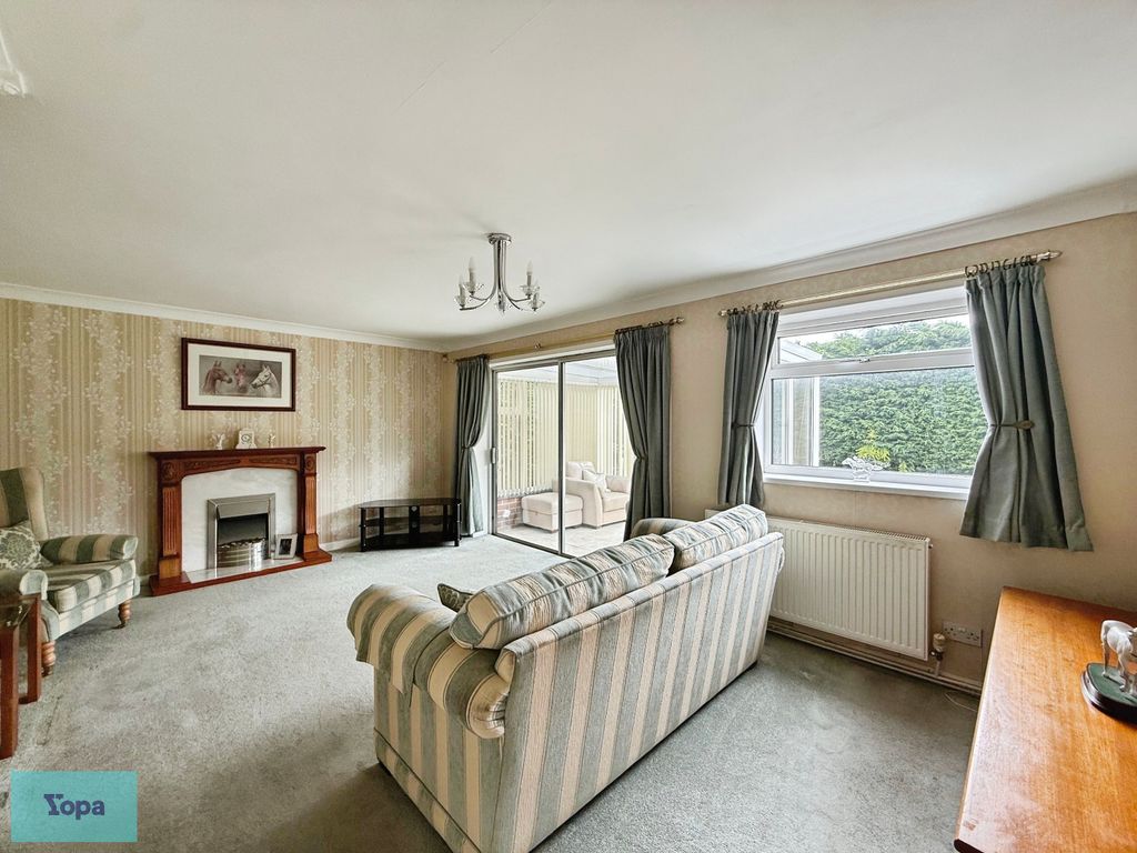 Property photo 3 of 17 99782255--4Bd6-Aa79-80B6982Dbeae-76132-00000B7F3F6B23Bd