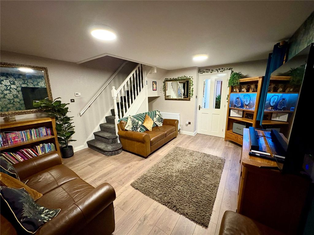 Property photo 3 of 21 Picture No. 24