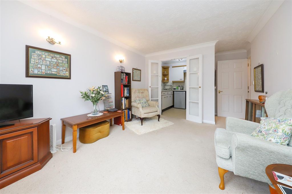 Property photo 3 of 10