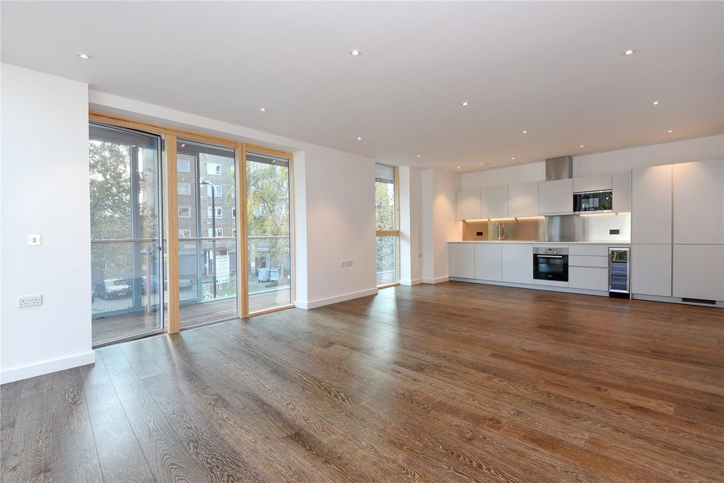 Property photo 2 of 11 Reception Room