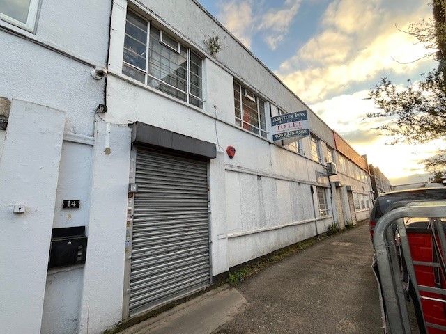 Property photo 2 of 23