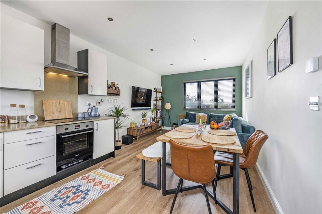 Property photo 3 of 6