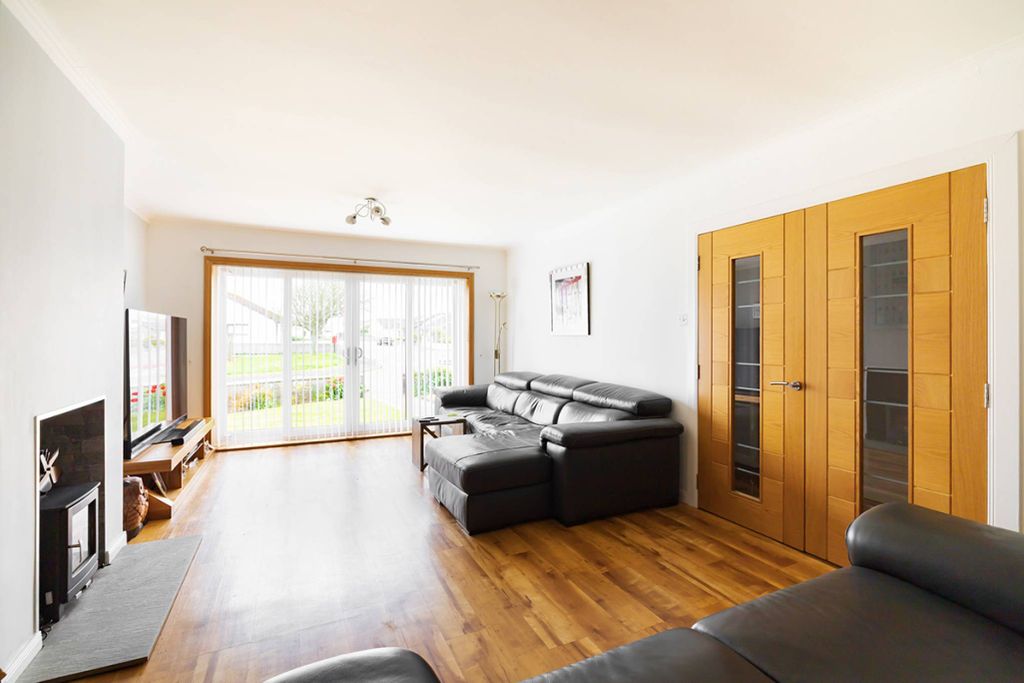 Property photo 2 of 24