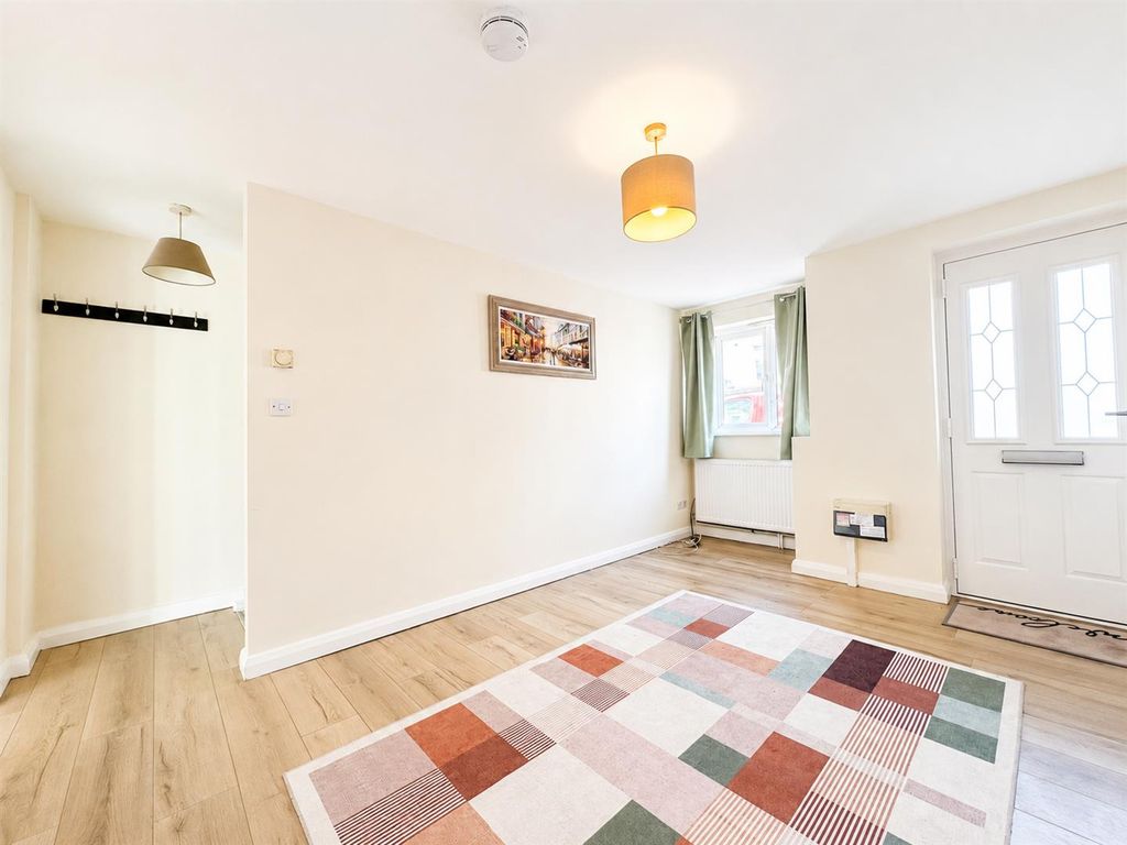 Property photo 2 of 8 Coopers Estate Agents
