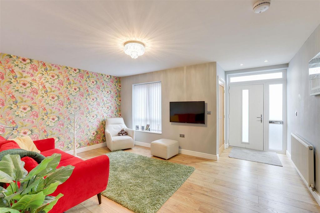 Property photo 2 of 23