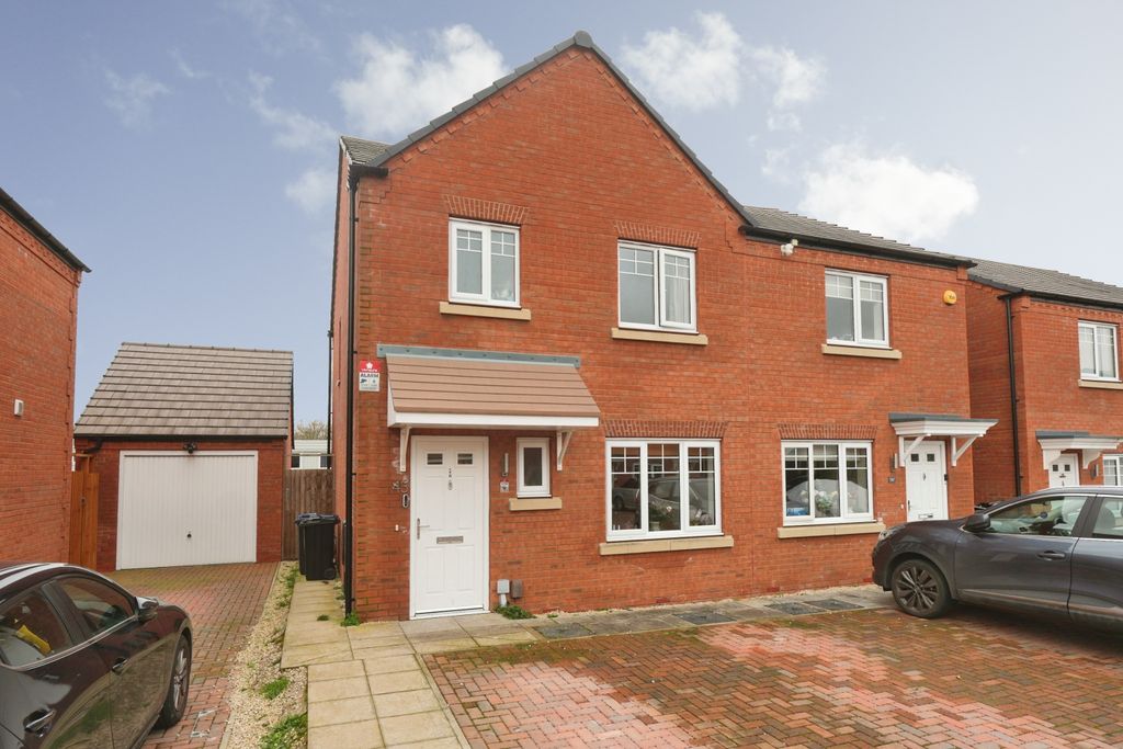 Property photo 1 of 18 Front