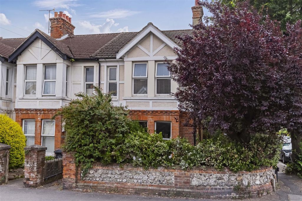 Property photo 1 of 10 Northcourt Road_11.Jpg