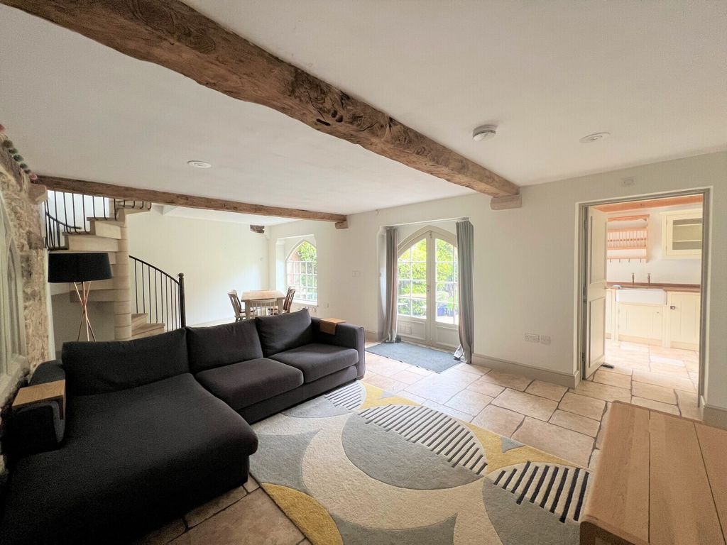 Property photo 2 of 14 Picture No. 18