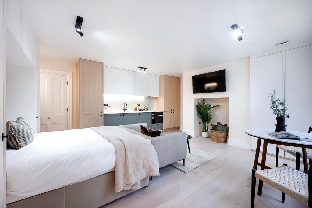 Property photo 2 of 14 F6 (11).Jpg