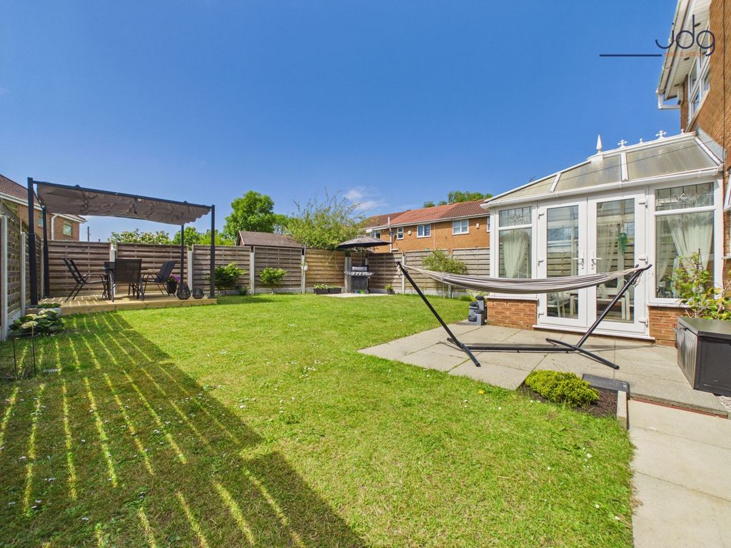 Property photo 2 of 17 Sunny Garden With Pergola And BBQ Area