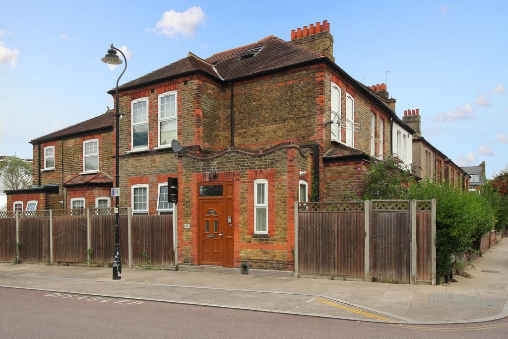 Property photo 1 of 8