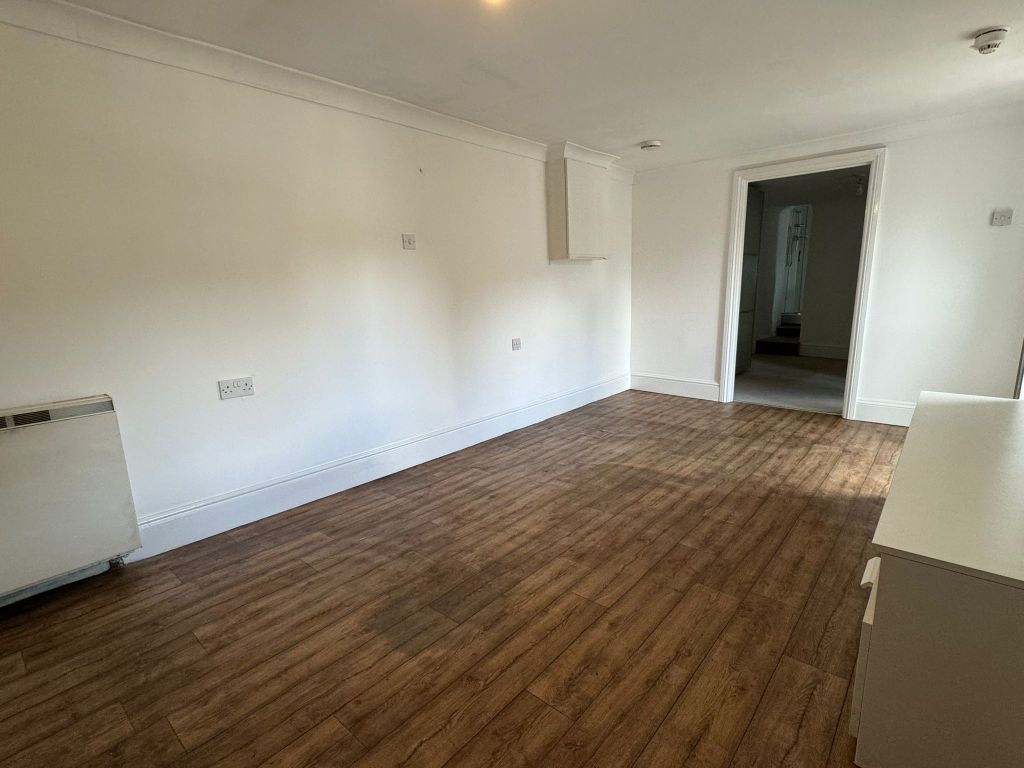 Property photo 3 of 9 Bedroom