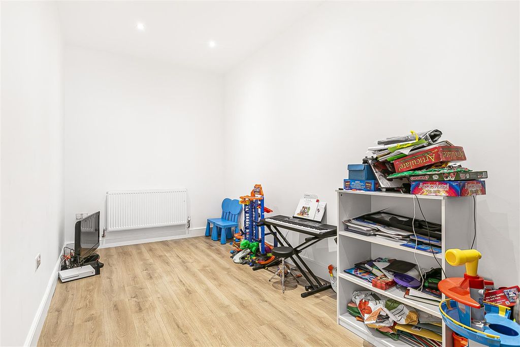 Additional image 10 of 5 bed detached house for saleOak Avenue, Enfield EN2