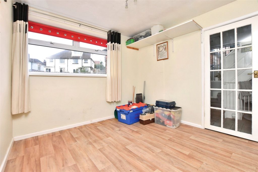 Property photo 3 of 21 Dining Room