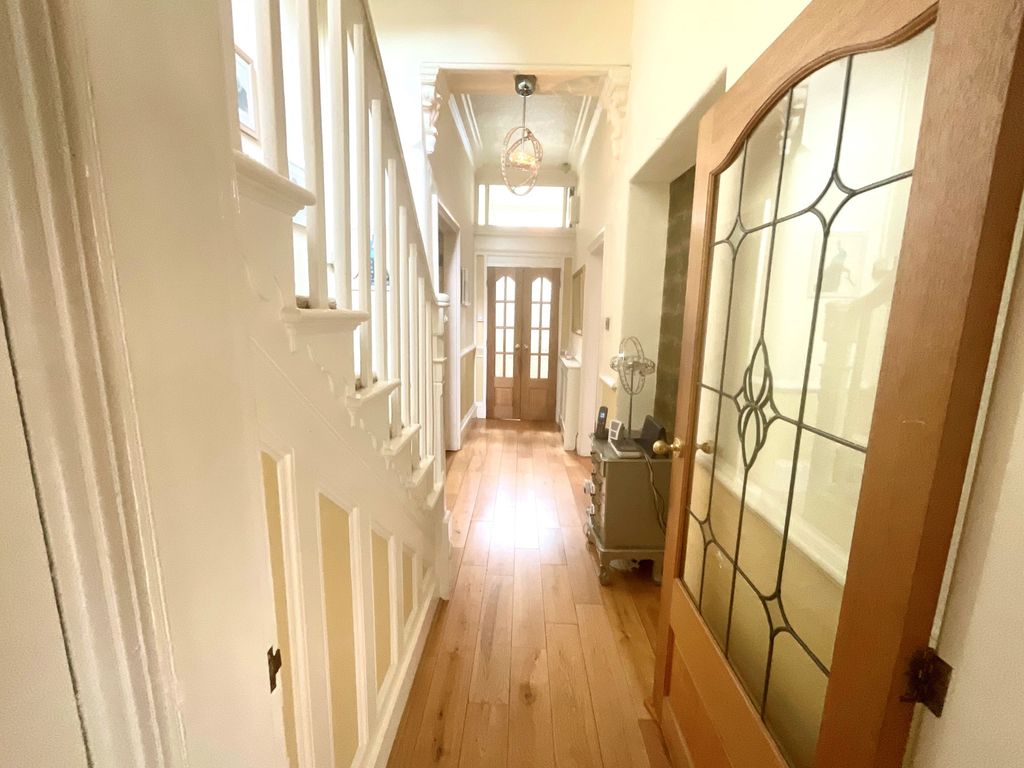 Property photo 3 of 32