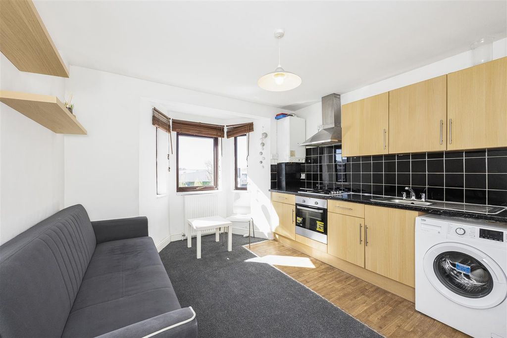 Property photo 2 of 10 2