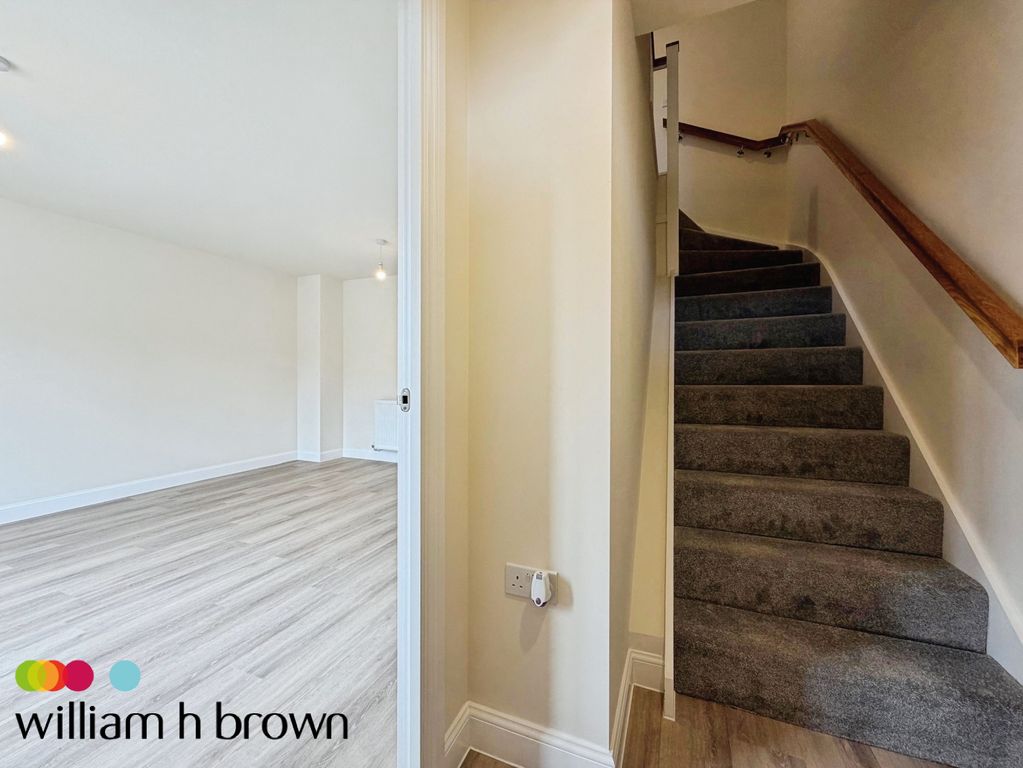 Property photo 3 of 12 Entrance Hall