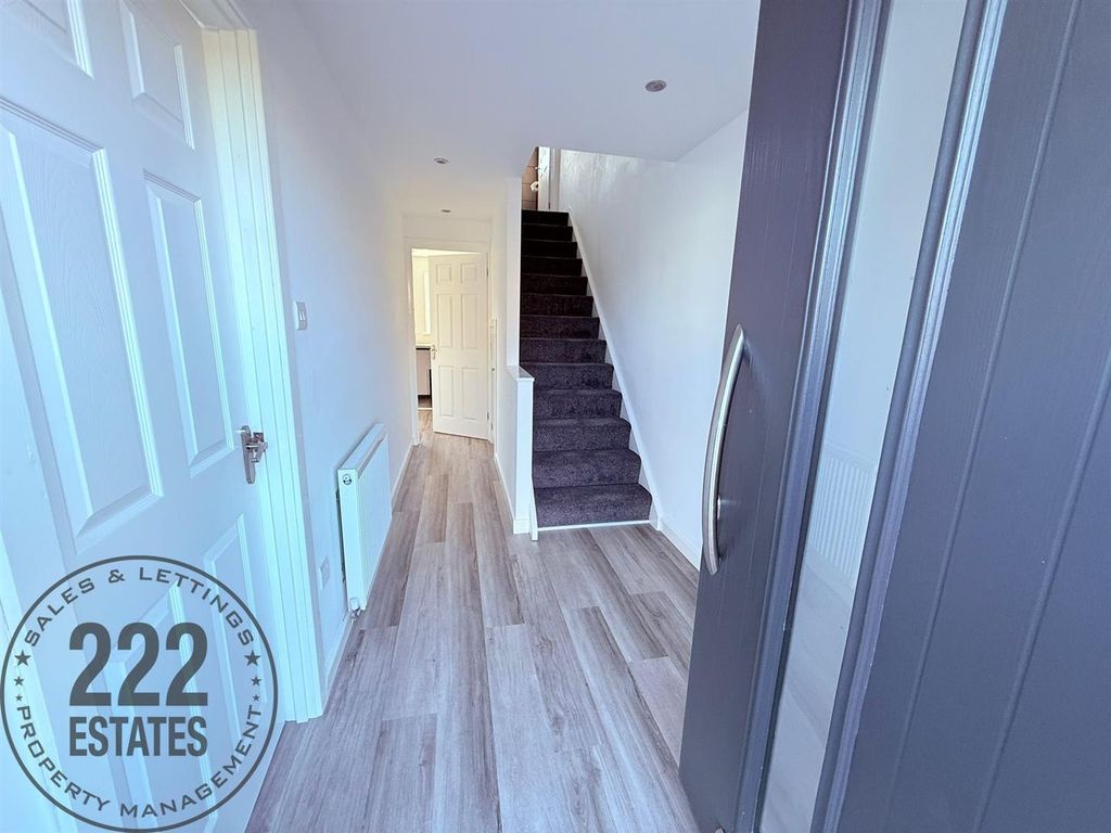 Property photo 3 of 13 Photo-2025-11-25-12-19-49 (2).Jpg