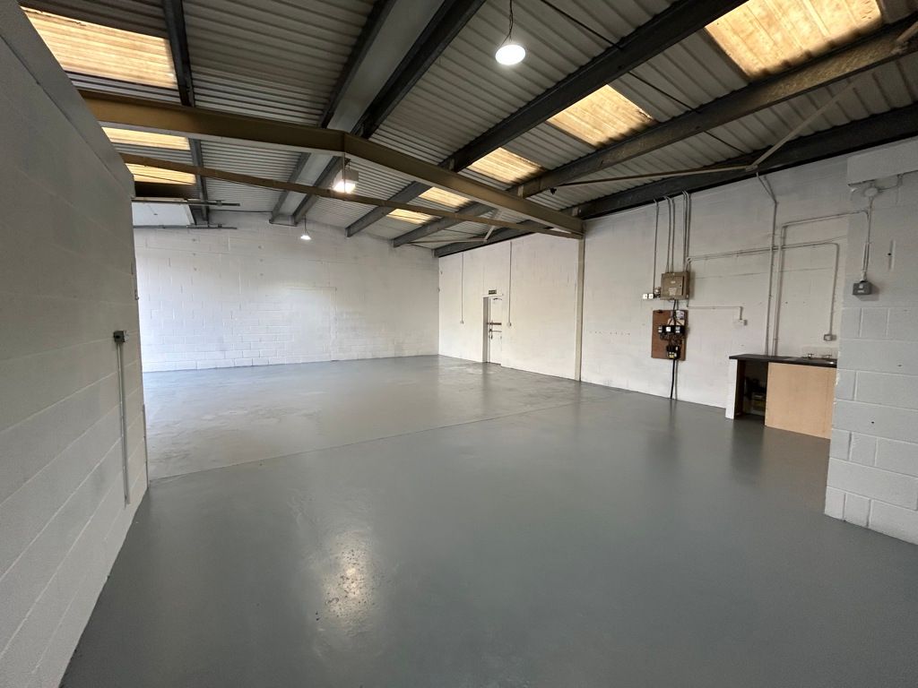 Property photo 3 of 7 Photo 6