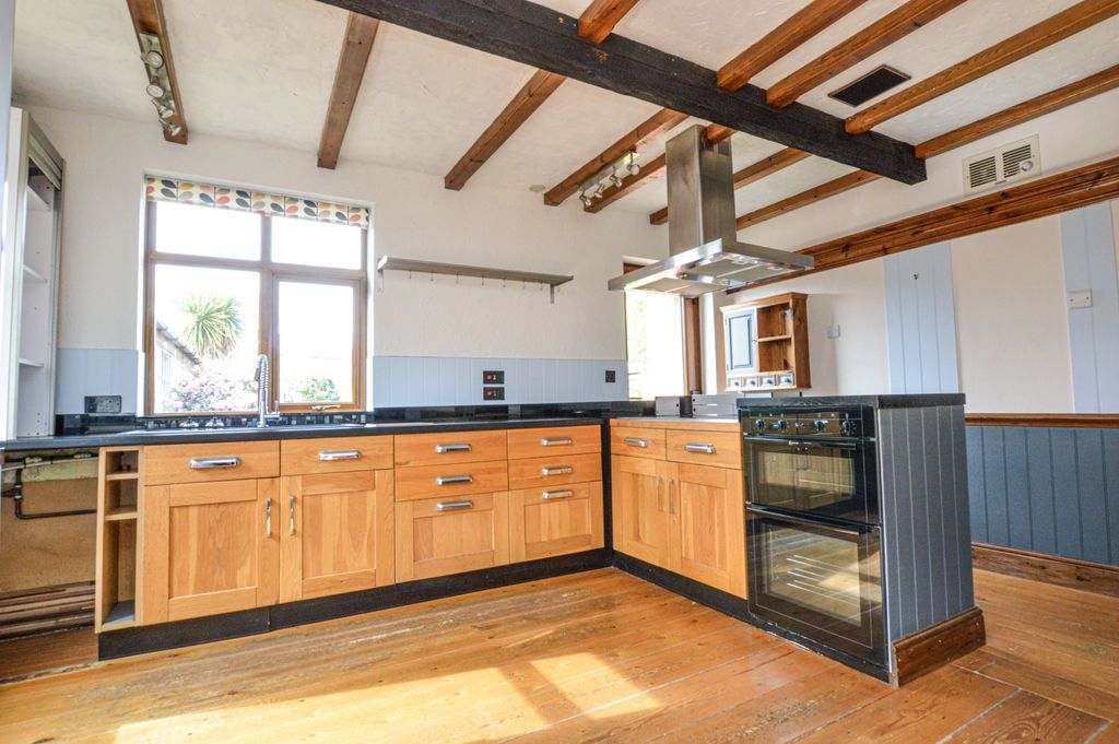 Property photo 2 of 13 1-Dsc_1186