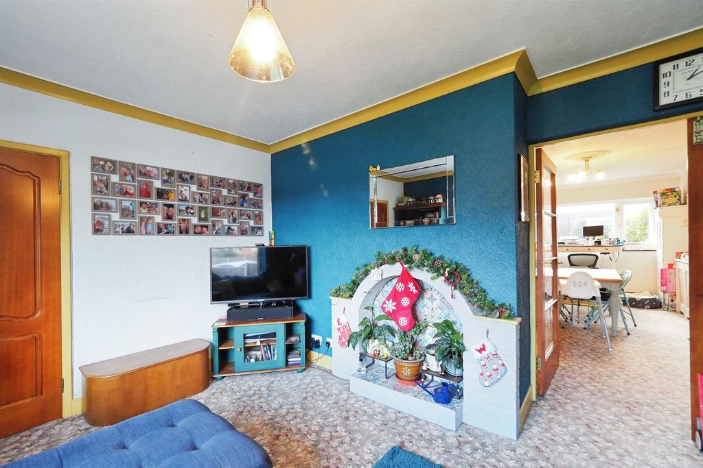 Property photo 3 of 18