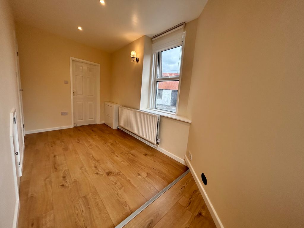 Property photo 2 of 9 Img_4101