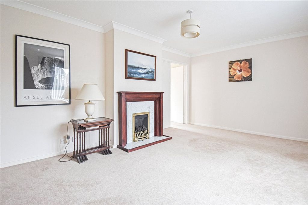 Property photo 3 of 12 Picture No. 27